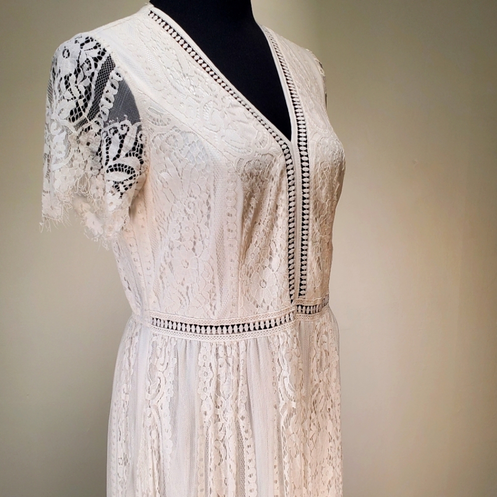 Merokeety Lace Maxi Dress